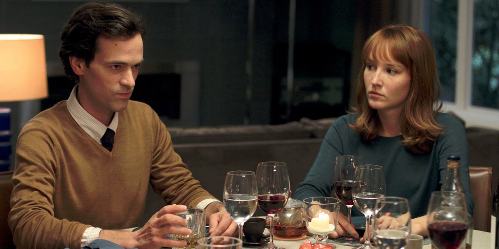 Ils sont censés avoir le même âge, c'est quand même un peu gros.